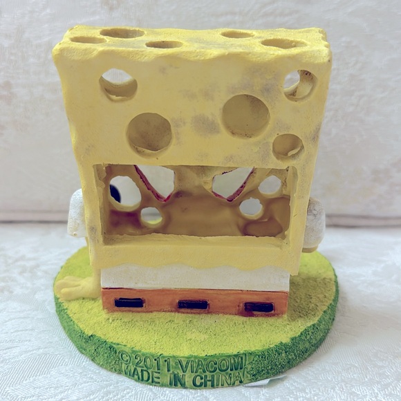 Penn-Plax 6" Spongebob with Sw Accessory - Picture 5 of 6